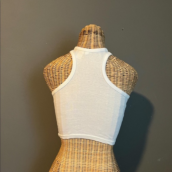 white tank - Picture 4 of 7